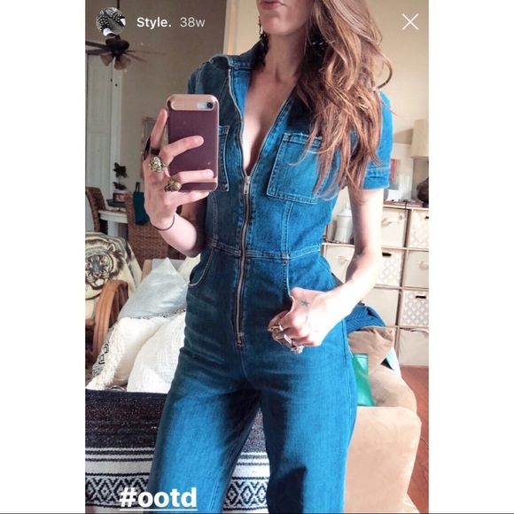 Hey guys! Welcome to my closet! ❤️❤️❤️ - Picture 5 of 8